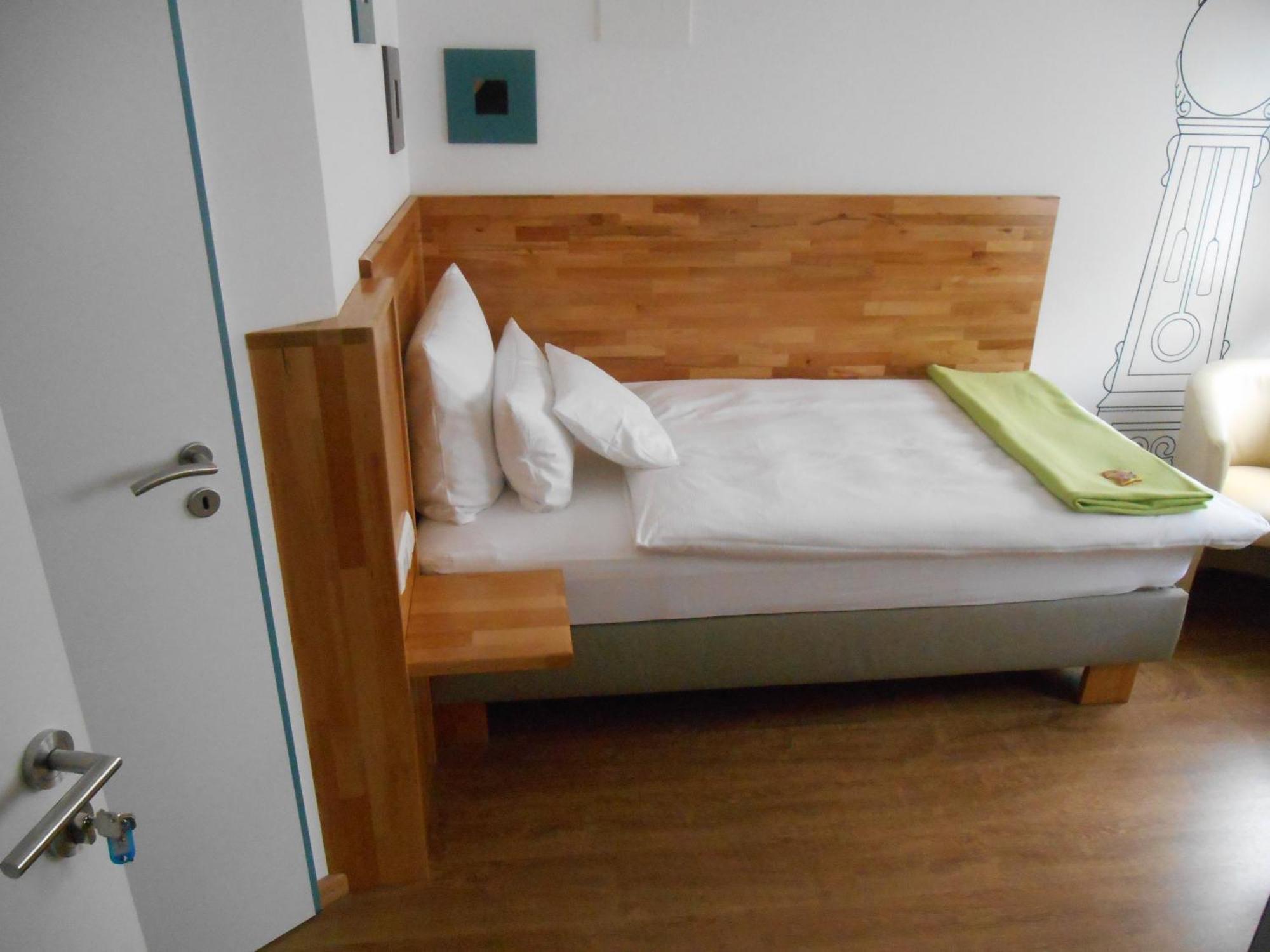 Warum Ins Hotel Neckarsulm Exterior foto