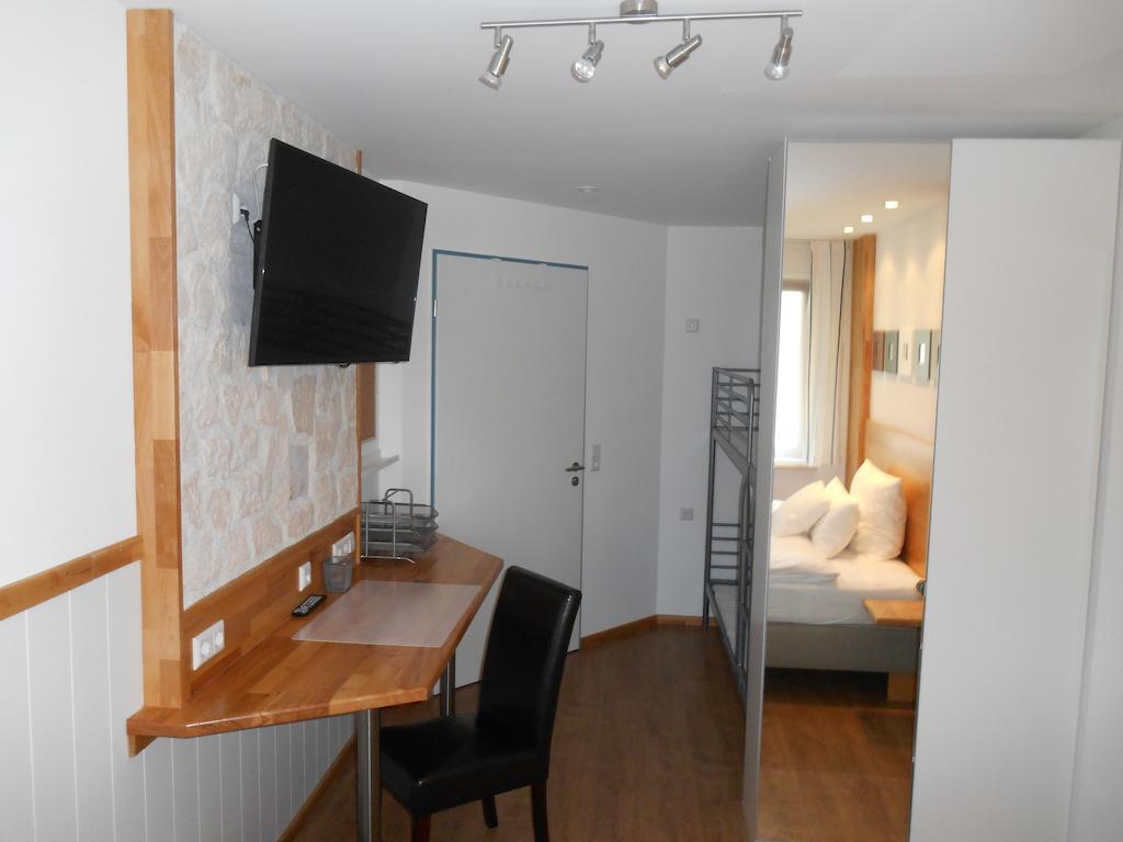 Warum Ins Hotel Neckarsulm Exterior foto